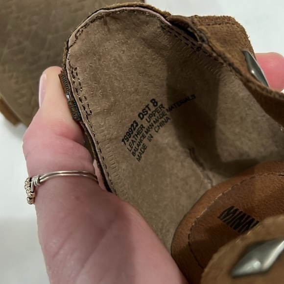 Minnetonka Fringe Sandals - Picture 7 of 8